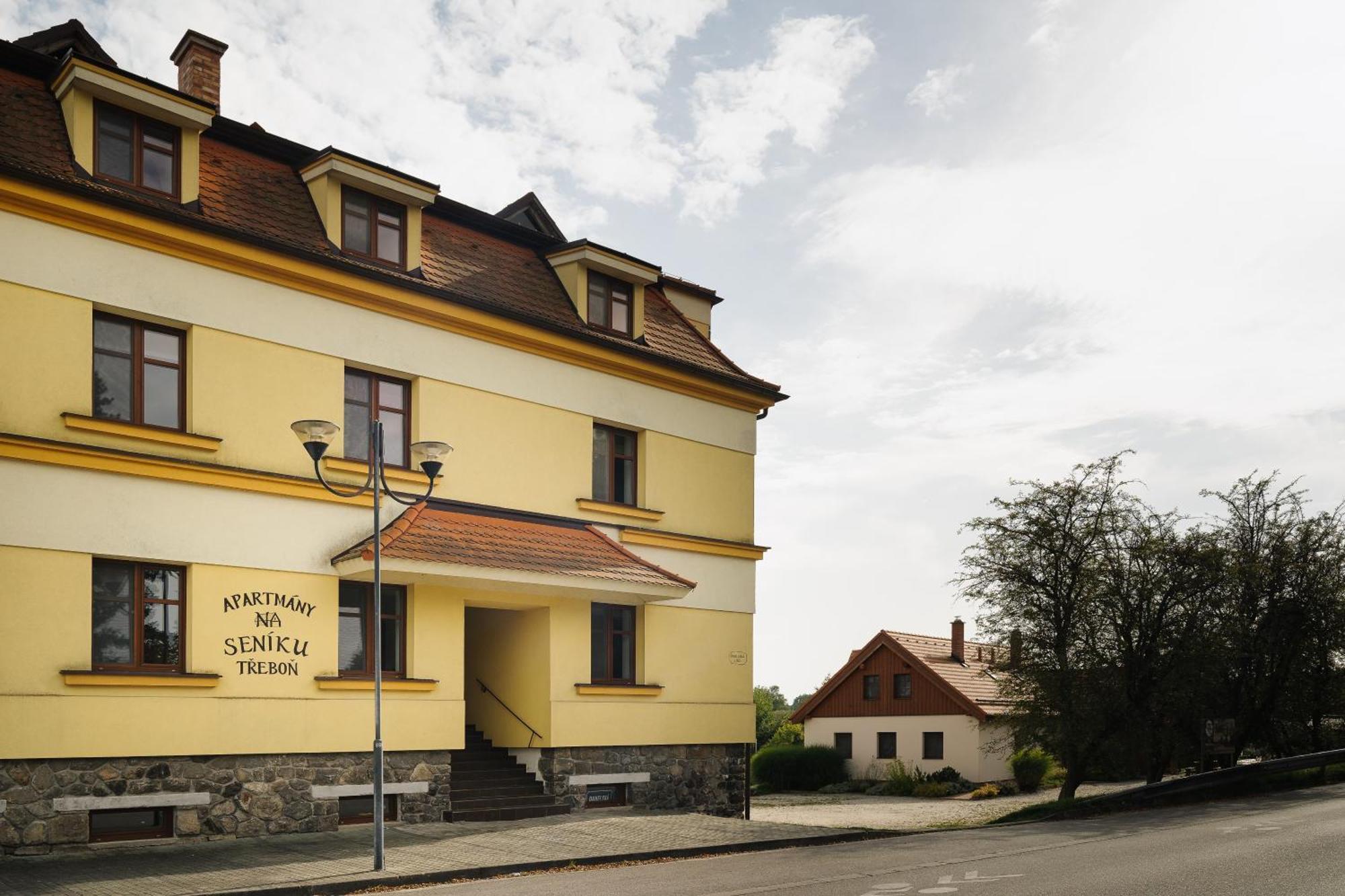 Apartmany Na Seniku Trebon Exterior photo